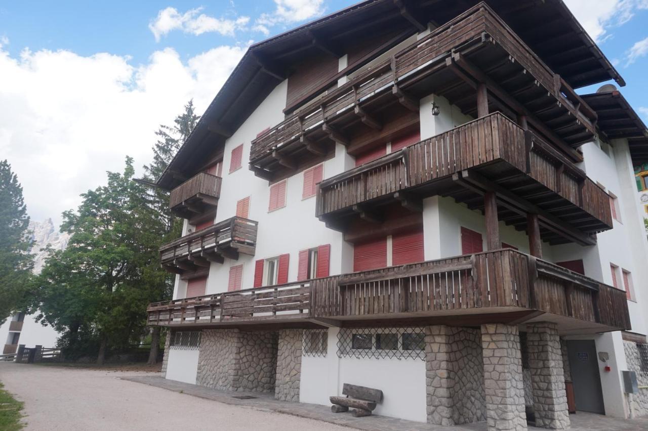 Faloria Studio Apartment Cortina d'Ampezzo Exterior photo